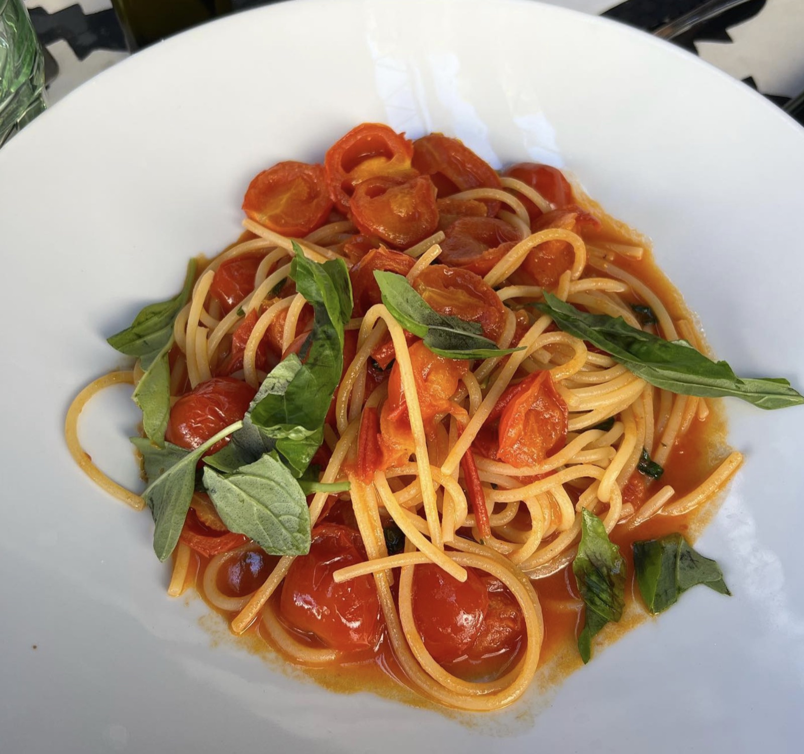 Spaghetti al pomodoro e basilico